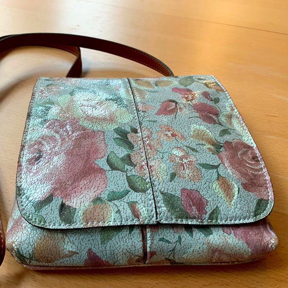 Patricia Nash Handbags - Patricia Nash Crossbody Purse in Crackled Rose